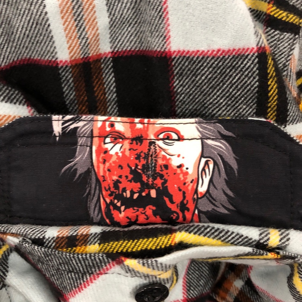 Middle of Beyond -Day Of The Dead Flannel button up w zombie prints men’s Xl